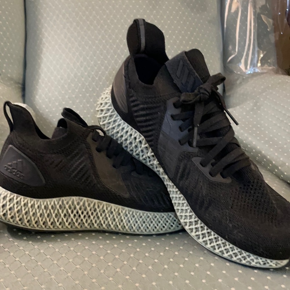 Adidas Alphaedge 4D. Black / carbon. Size 9.5.
